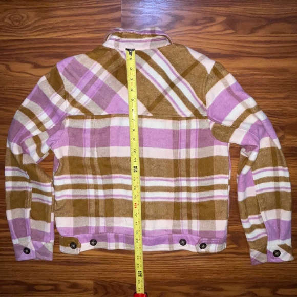 NWT Kensie Cropped Plaid Shacket - Picture 5 of 8